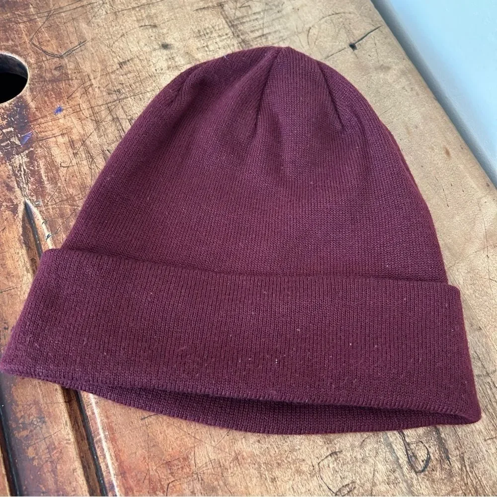 The North Face Burgundy Maroon Beanie Unisex Adult One Size Great Preworn Condit